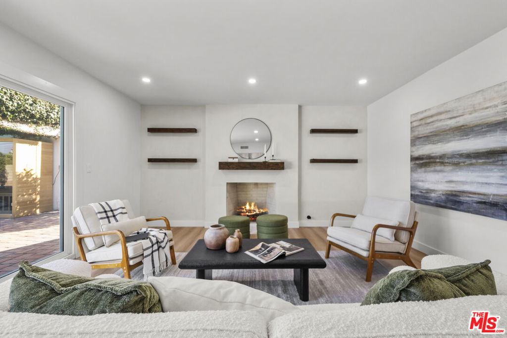 1315 Ameluxen Avenue