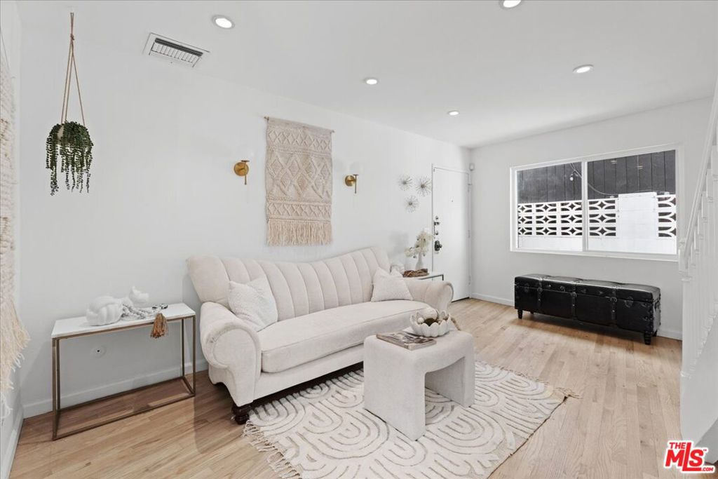 3314 Griffith Park Boulevard 5
