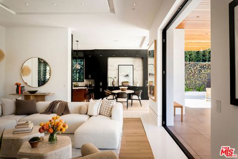 17335 Tramonto Drive Pacific Palisades CA 90272