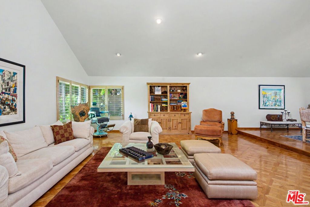 4070 Falling Leaf Drive