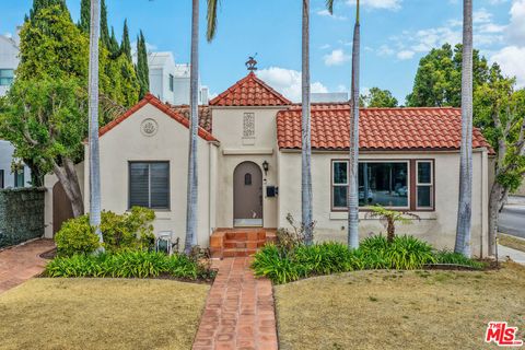 130 S Carson Road Beverly Hills CA 90211