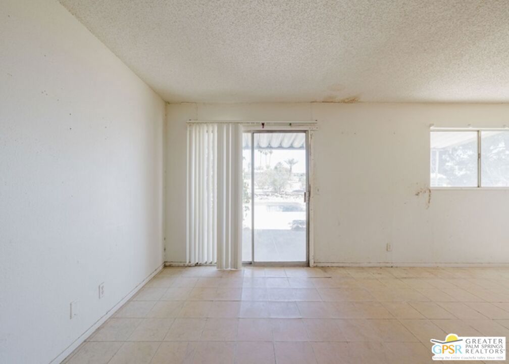 72376 Sunnyslope Drive