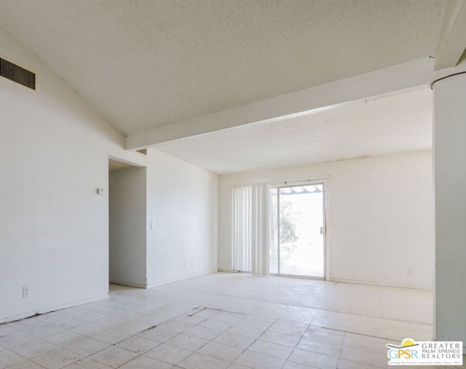 72376 Sunnyslope Drive