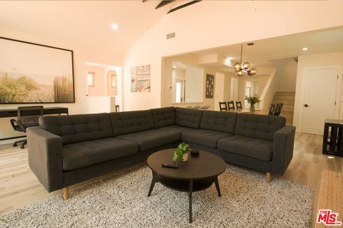 9042 Phyllis Avenue A West Hollywood CA 90069