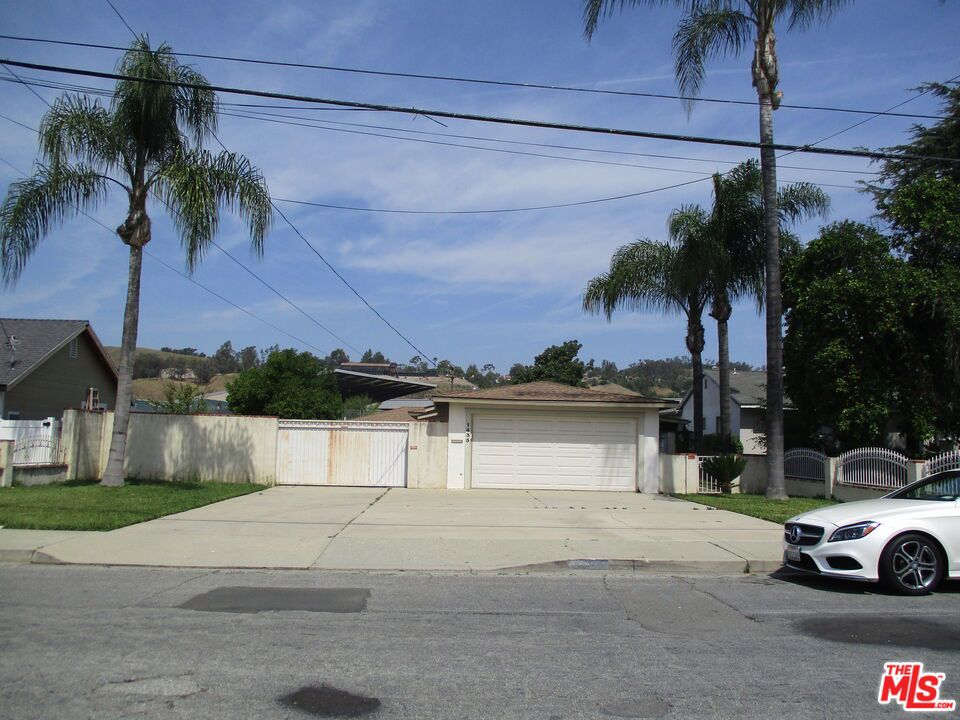 1435 Elwood Street