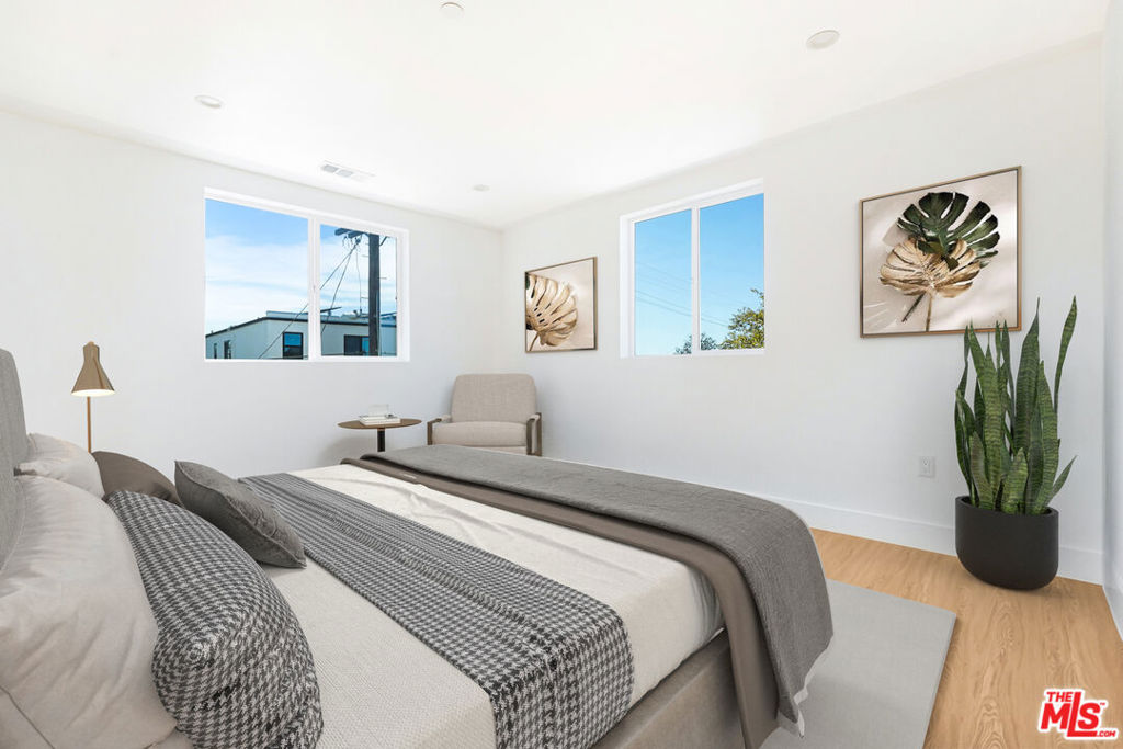 1200 W 38th Street