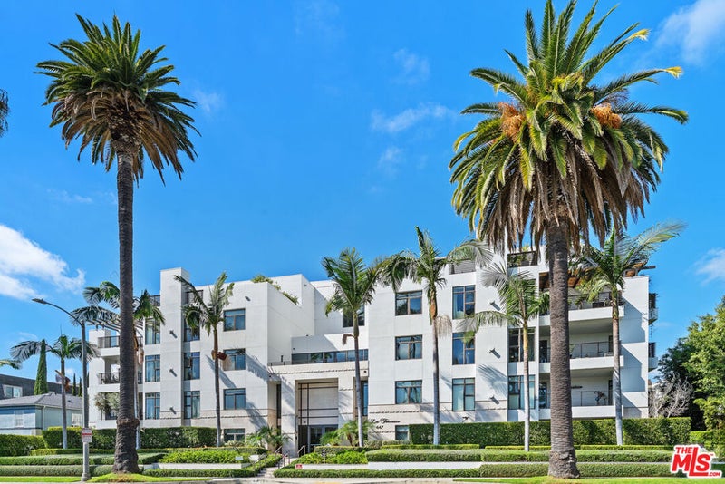 447 N Doheny Drive 102