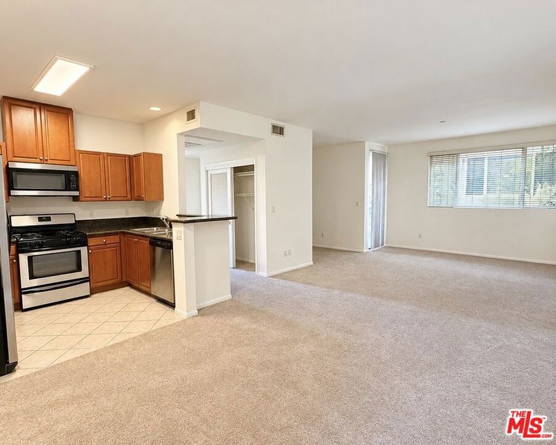 13941 Sherman Way 208