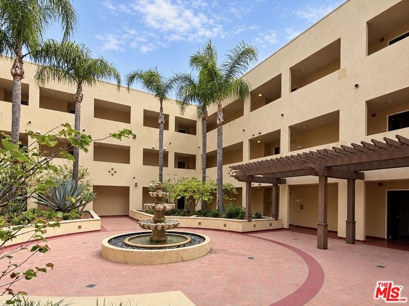 13941 Sherman Way 208