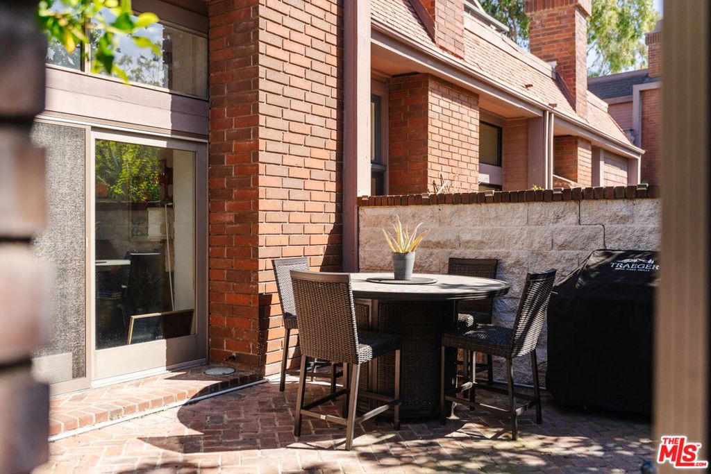 4608 Glencoe Avenue 3