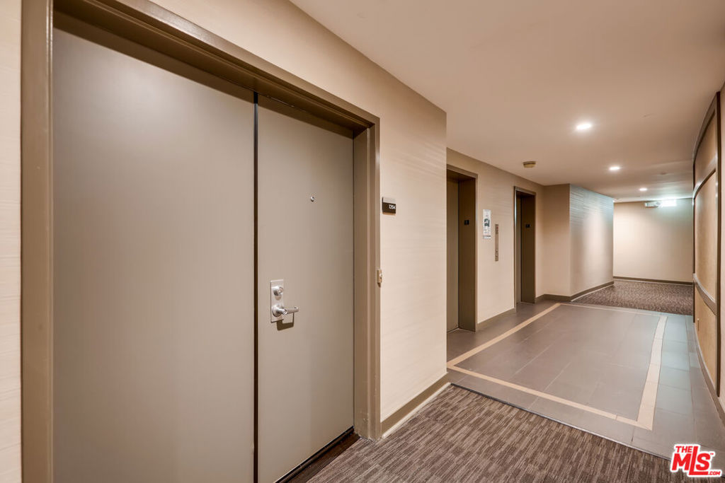 7250 Franklin Avenue 1204