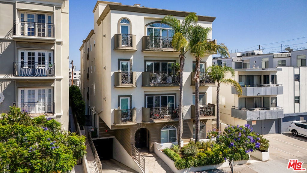 11840 Dorothy Street 302