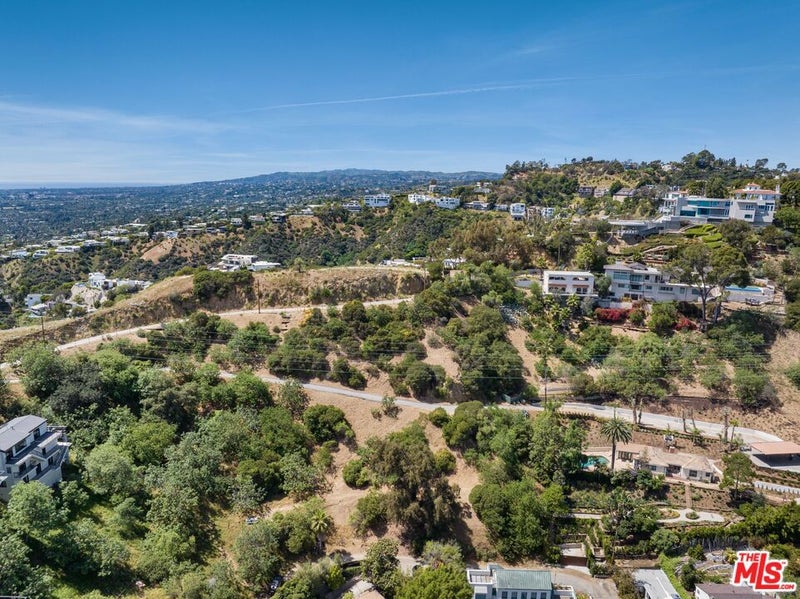 1858 Blue Heights Drive
