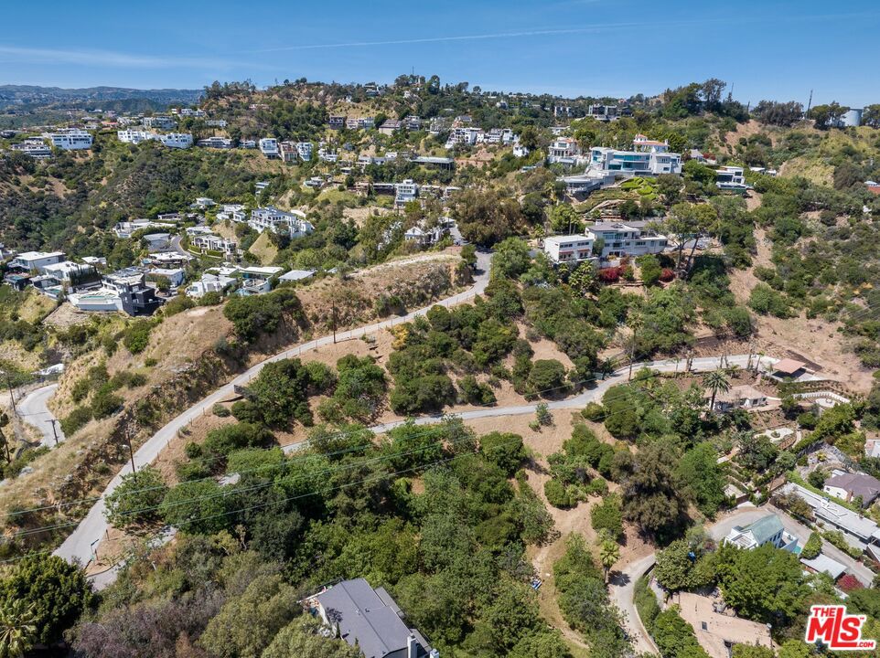 1858 Blue Heights Drive
