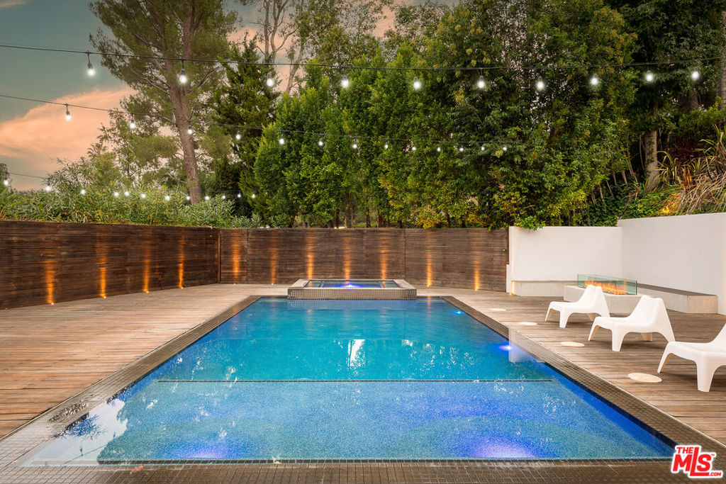 23136 Park Contessa