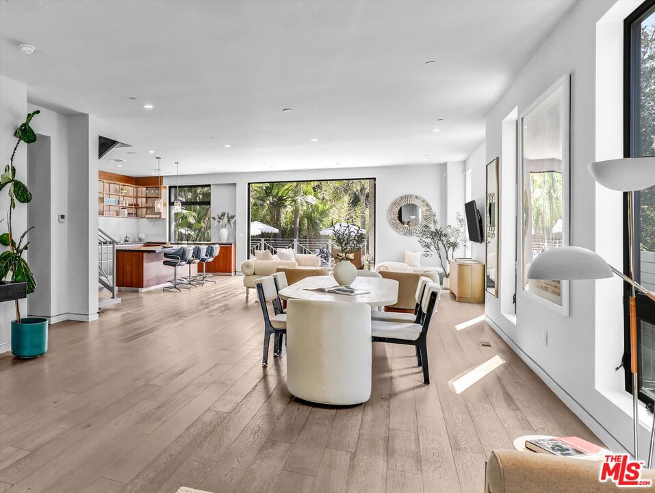 1724 N Sierra Bonita Avenue