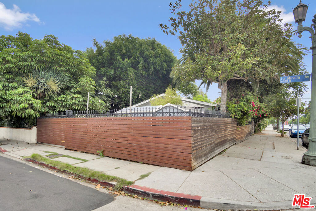 1224 Wilcox Avenue