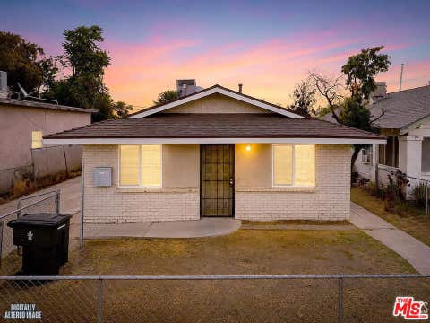 Photo of 708 P Street, Bakersfield, CA 93304 (MLS # 26851351)
