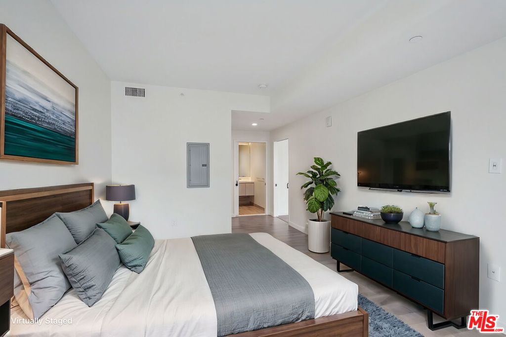 1050 S Grand Avenue 709