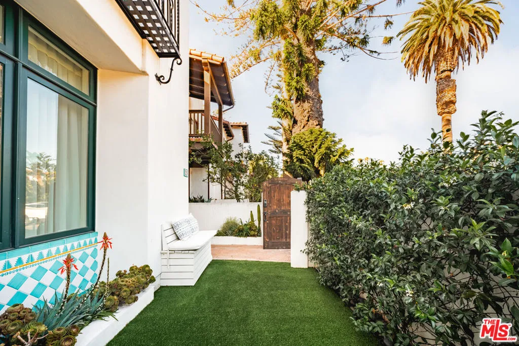 Santa Barbara, California 93101, United States, 3 Bedrooms Bedrooms, ,3 BathroomsBathrooms,Residential,Active,180836