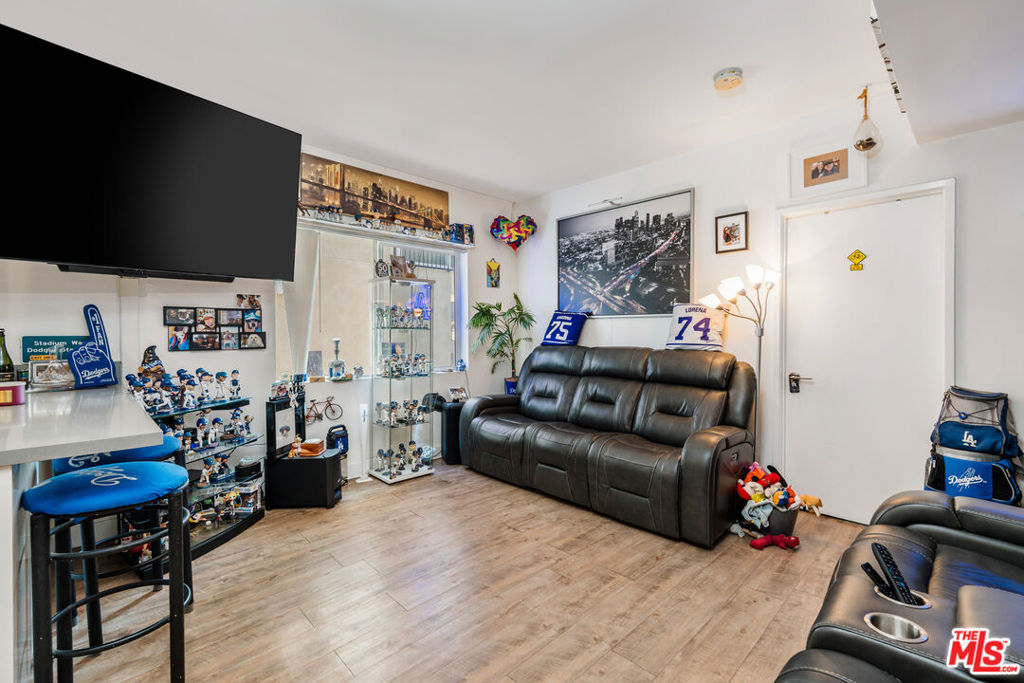 Properties 1 845 N Bunker Hill Avenue