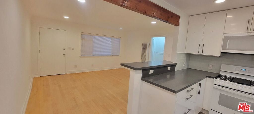 305 Broadway Street 4