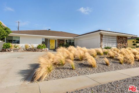 5544 W 63rd Street Los Angeles CA 90056