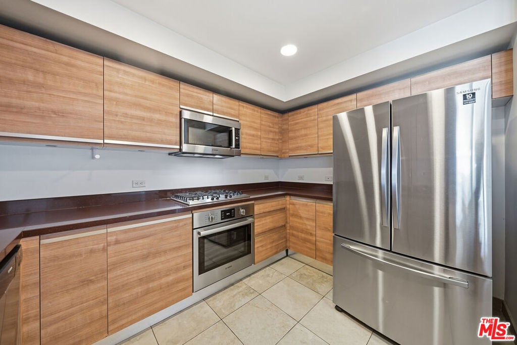3785 Wilshire Boulevard 1607