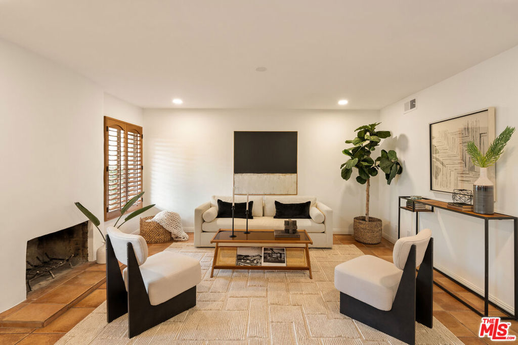 Properties 4 3618 Cazador Street