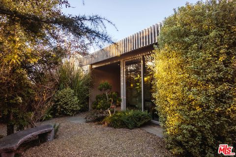 2139 Baxter Street Los Angeles CA 90039