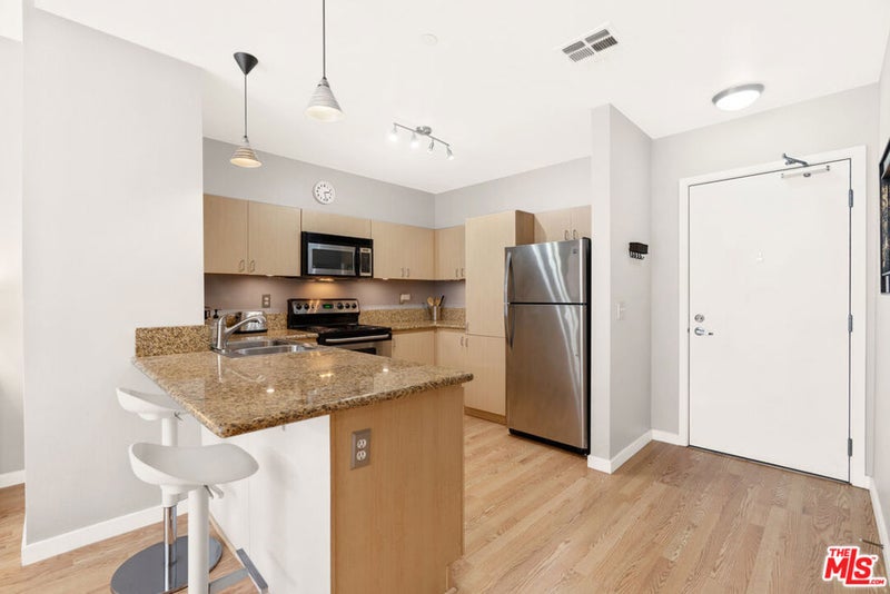 630 W 6th Street 613