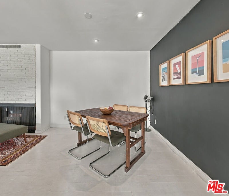 949 N Kings Road 309