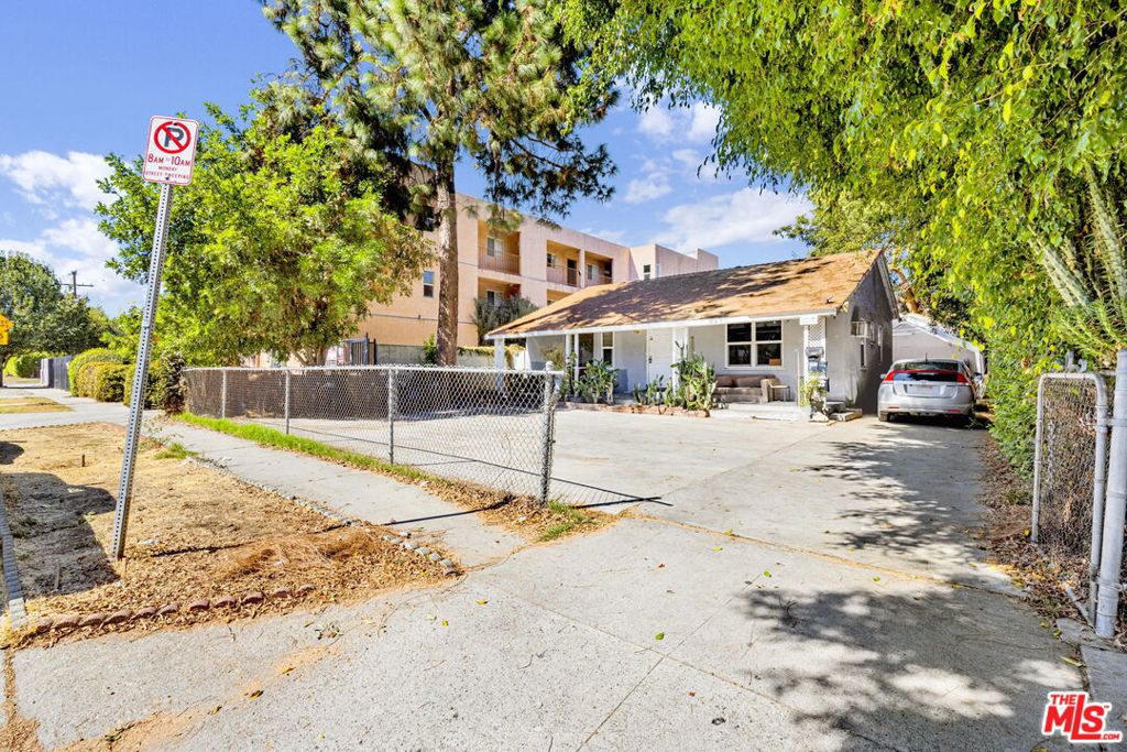 14541 Hart Street