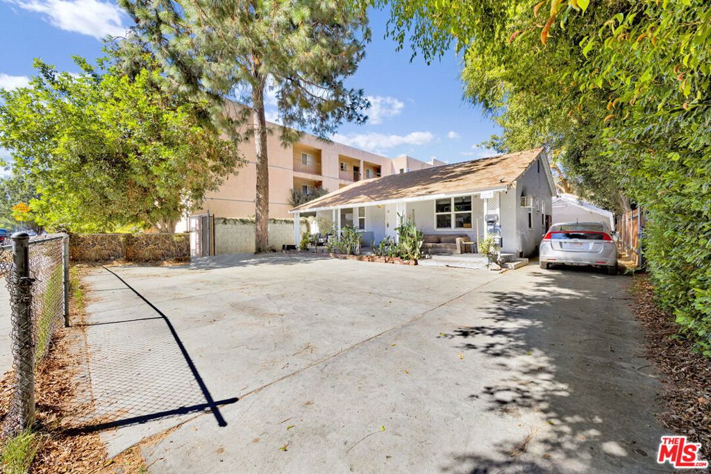 14541 Hart Street