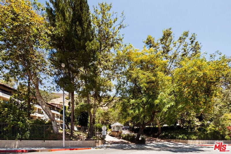 2700 Cahuenga Boulevard 4303