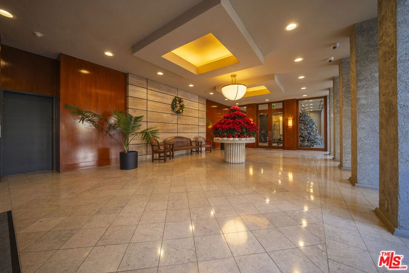 800 W 1st Street 1210