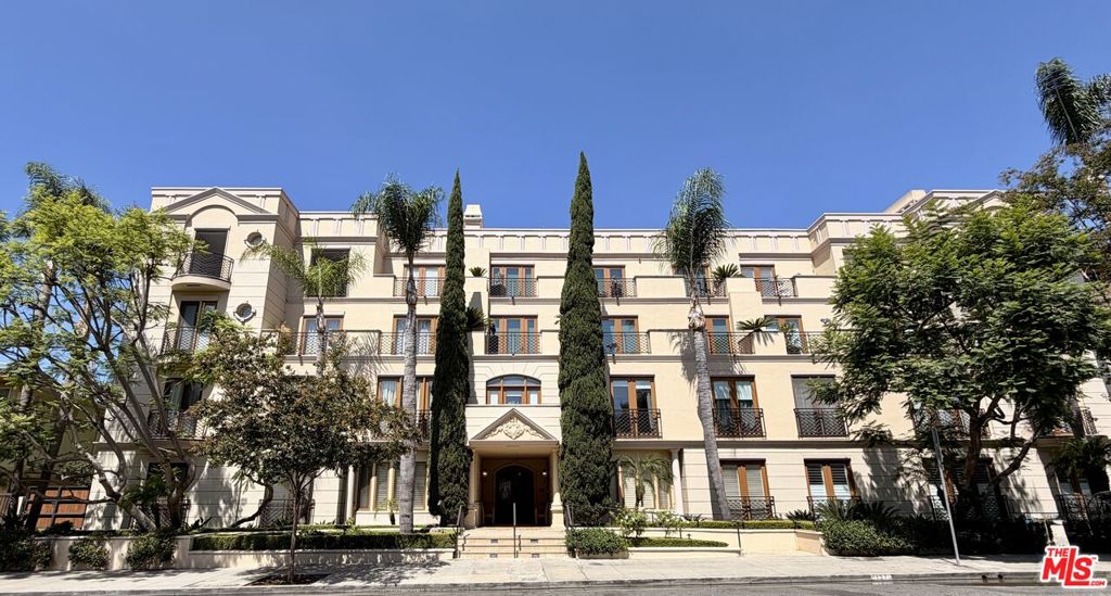 137 S Spalding Drive 401