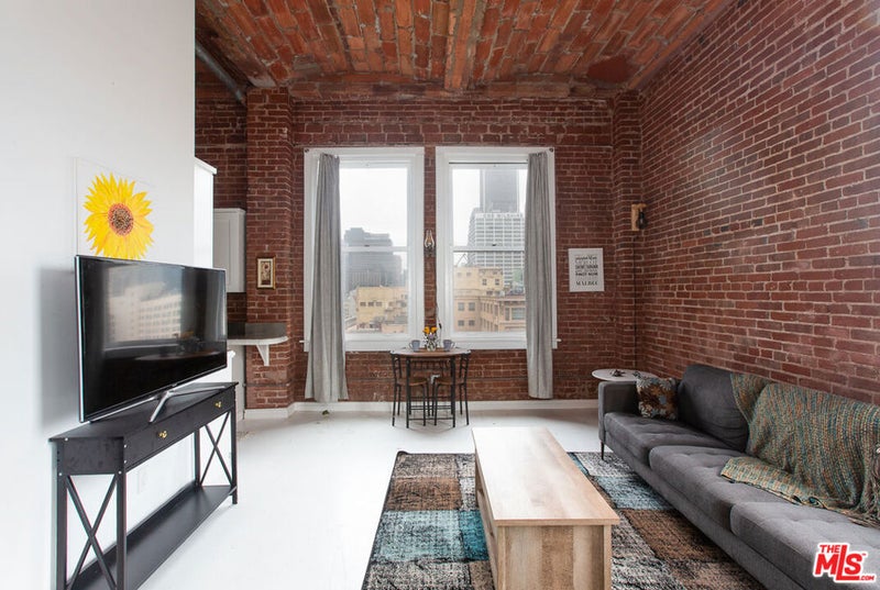 215 W 7th Street 1301