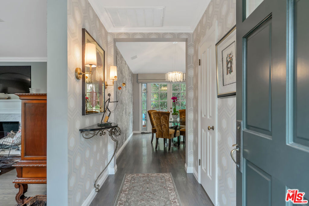 1528 Forest Knoll Drive
