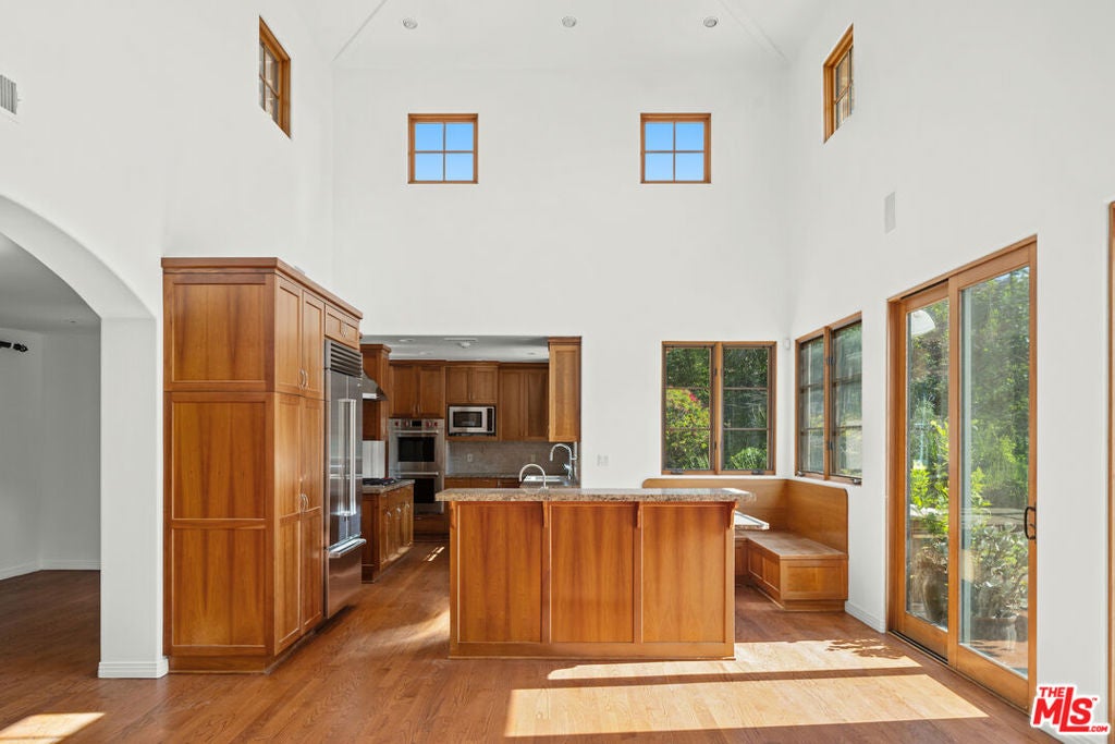 16820 W SUNSET