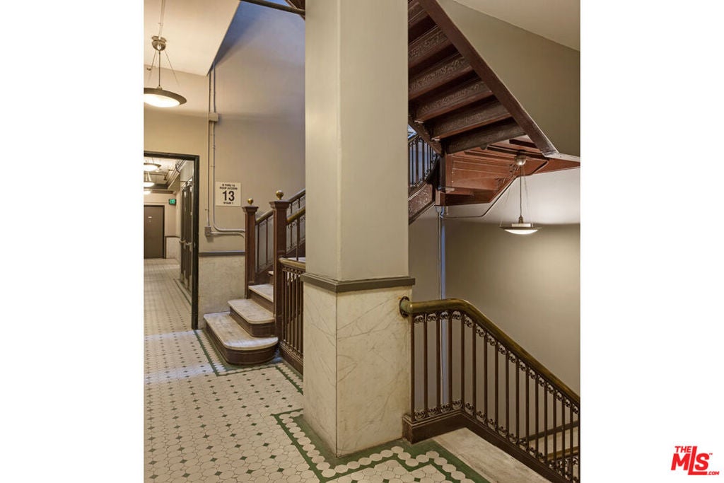 215 W 7th Street 1302