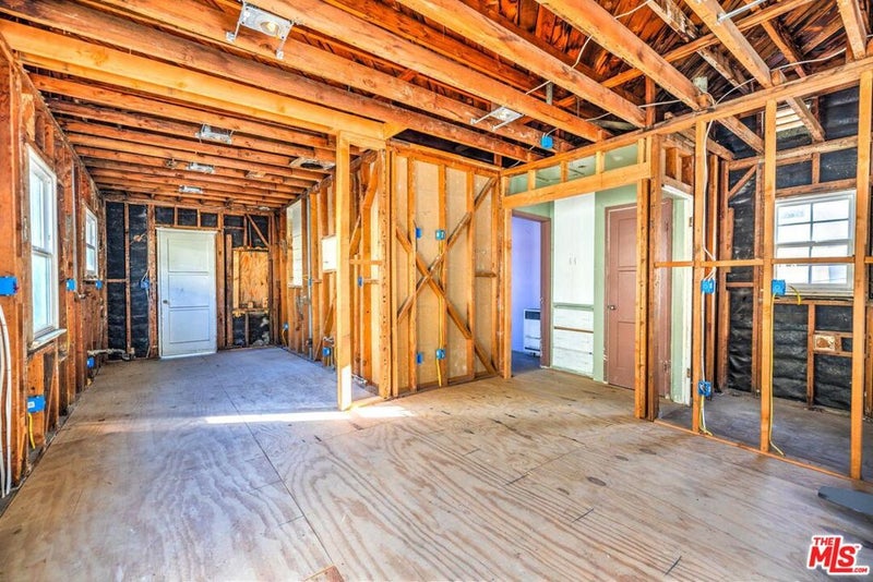 308 E Edgeware Road