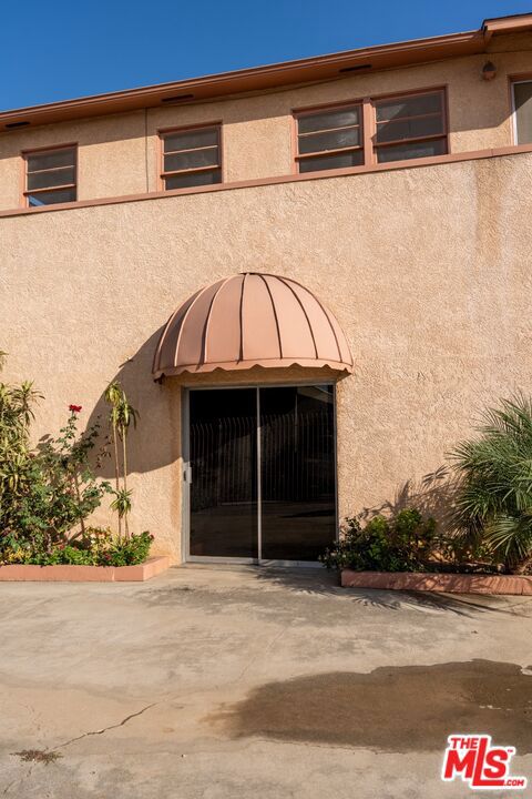 3527 W Beverly Boulevard