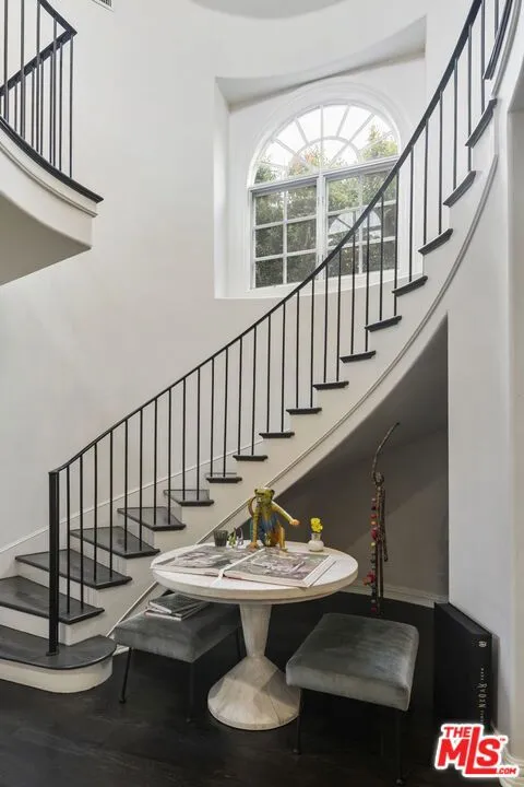 Santa Monica, California 90402, United States, 5 Bedrooms Bedrooms, ,6 BathroomsBathrooms,Residential,Active,222490