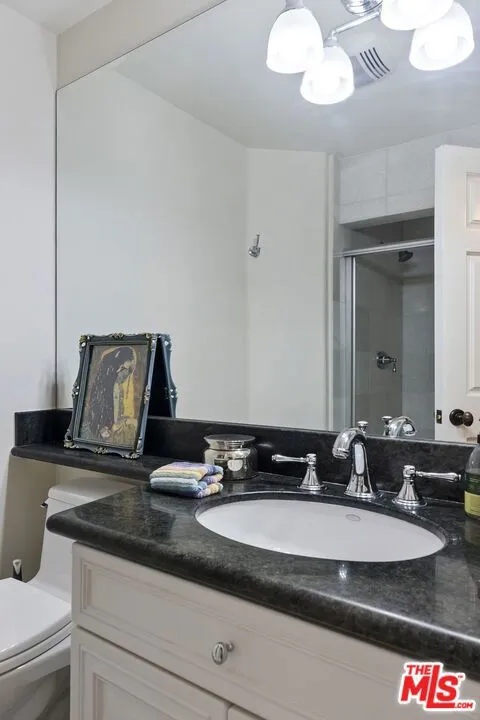 Santa Monica, California 90402, United States, 5 Bedrooms Bedrooms, ,6 BathroomsBathrooms,Residential,Active,222490