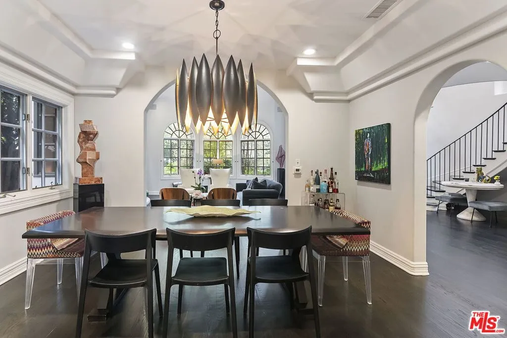 Santa Monica, California 90402, United States, 5 Bedrooms Bedrooms, ,6 BathroomsBathrooms,Residential,Active,222490