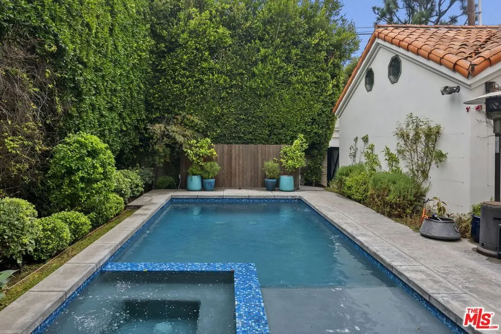 Santa Monica, California 90402, United States, 5 Bedrooms Bedrooms, ,6 BathroomsBathrooms,Residential,Active,222490