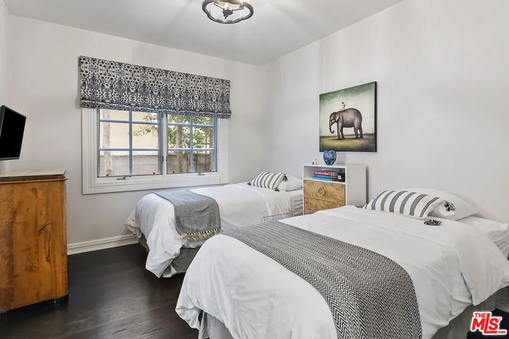 Santa Monica, California 90402, United States, 5 Bedrooms Bedrooms, ,6 BathroomsBathrooms,Residential,Active,222490