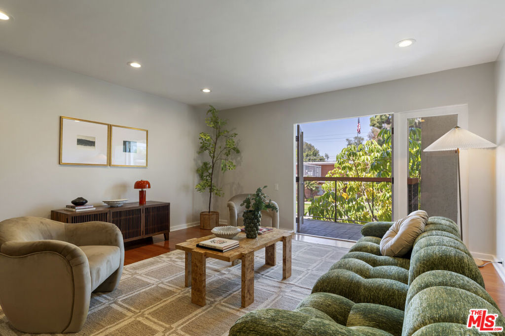 330 S Barrington Avenue 201