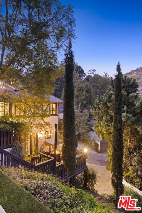 5860 Carolus Drive